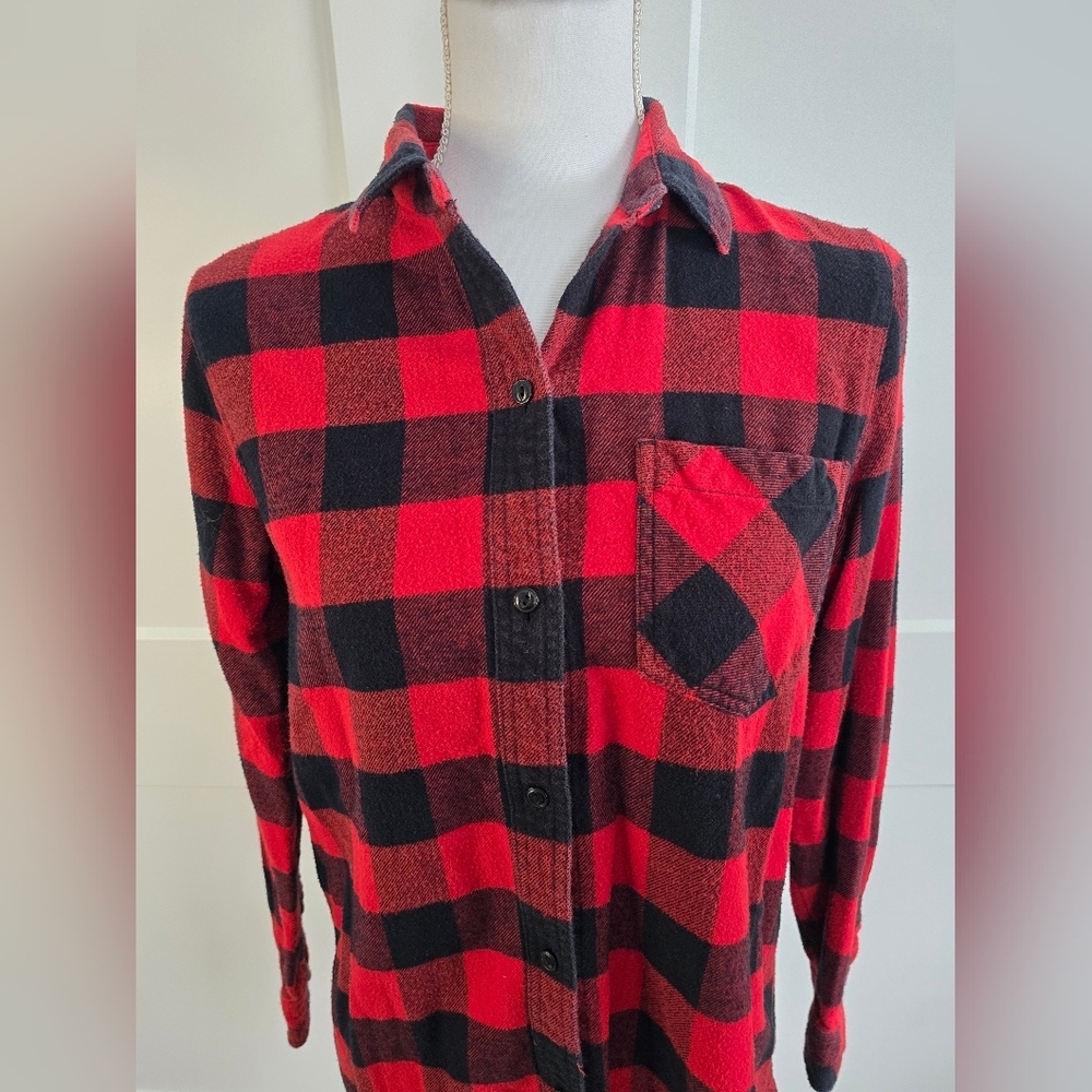 Madewell Red and Black Plaid Button-Up Shirt - Picture 2 of 6